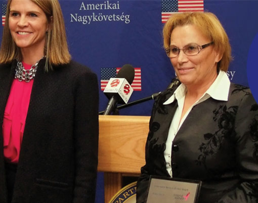 Dr. Szabó Éva kapta a Nancy Brinker-díjat
