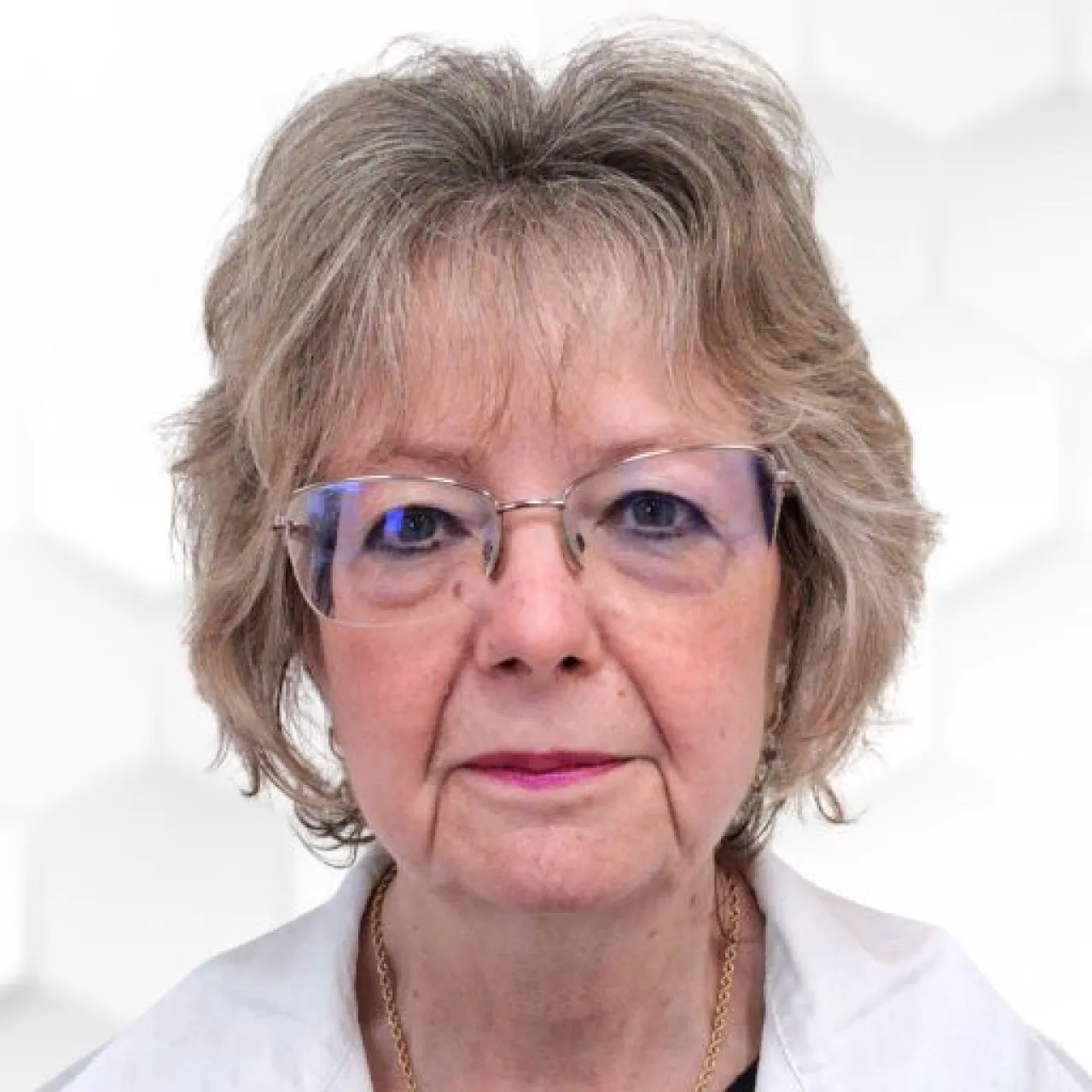 Dr. Csikós Éva