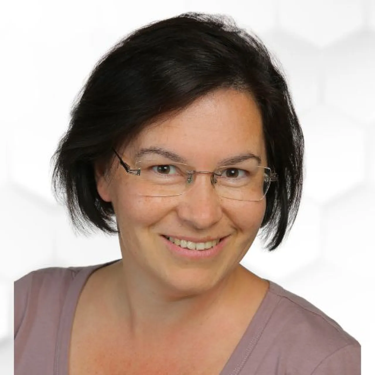 Dr. Dweik Diána