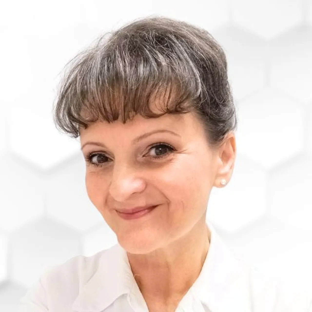 Dr. Hanusi Rita