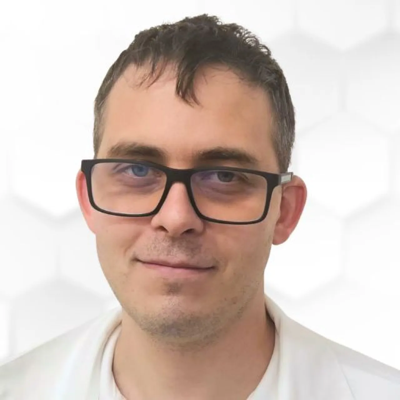 Dr. Kolop László