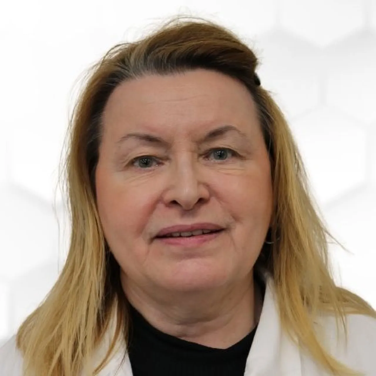 Dr. Parapatics Csilla