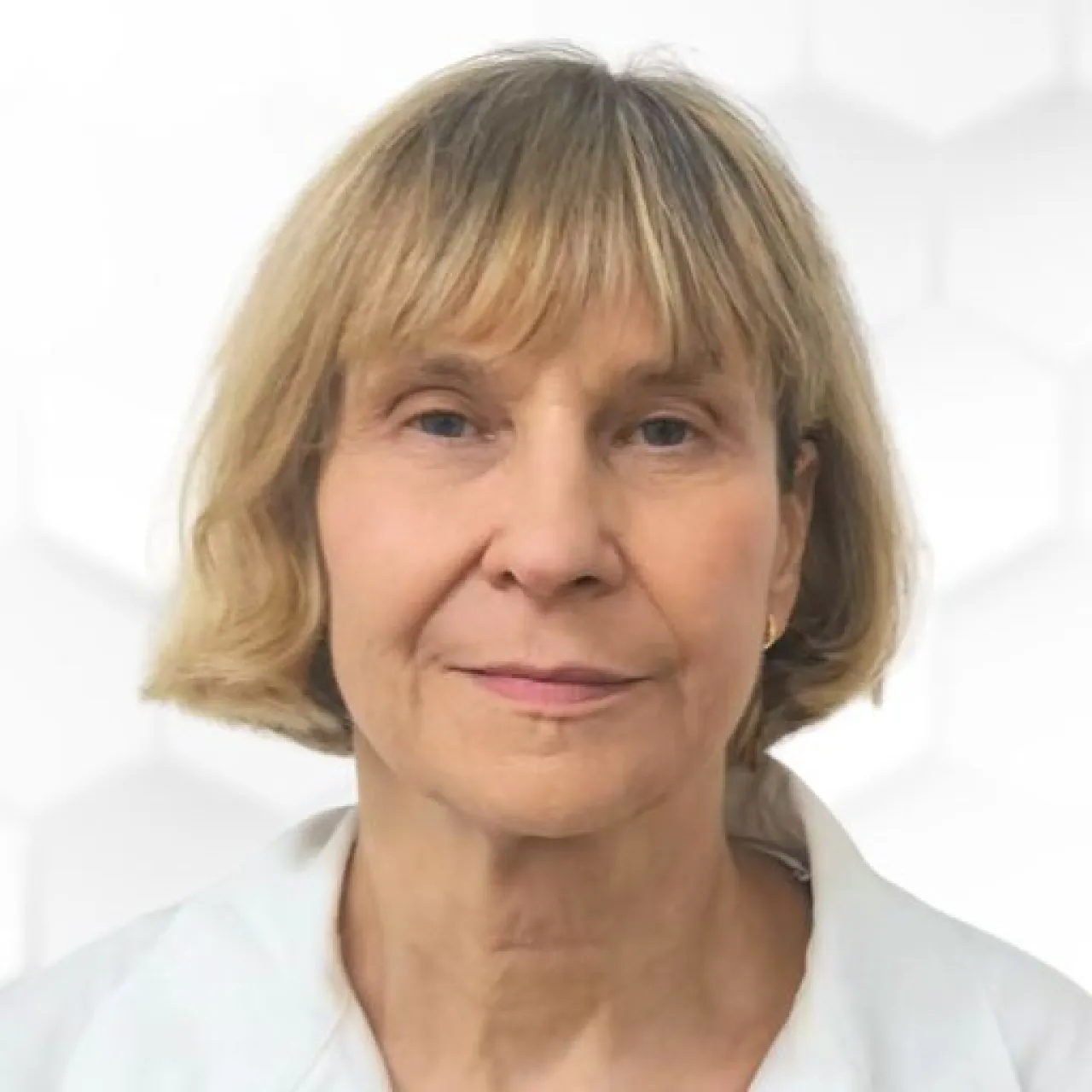 Dr. Paraghné Dr. Remenyik Éva