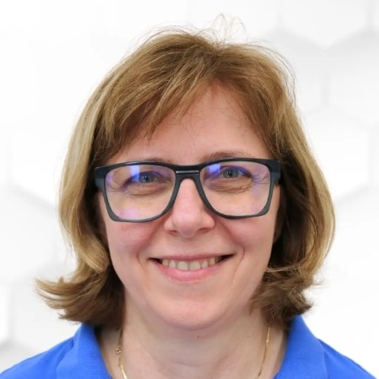 Dr. Visnyei Orsolya