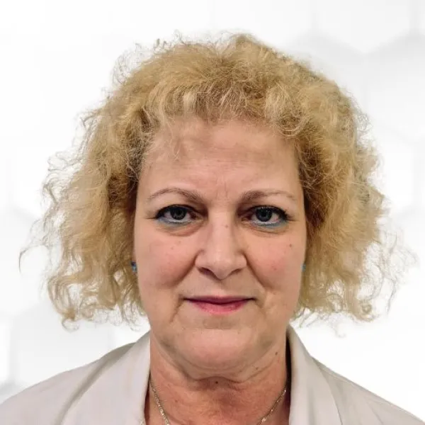 Dr. Gondos Gabriella