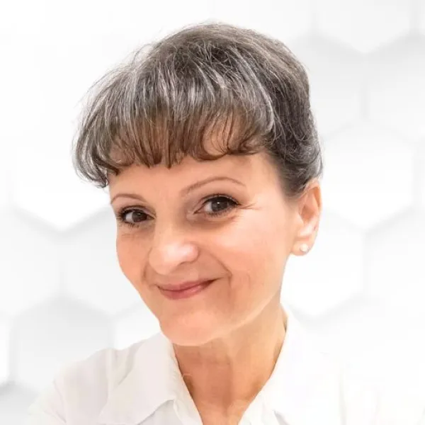 Dr. Hanusi Rita