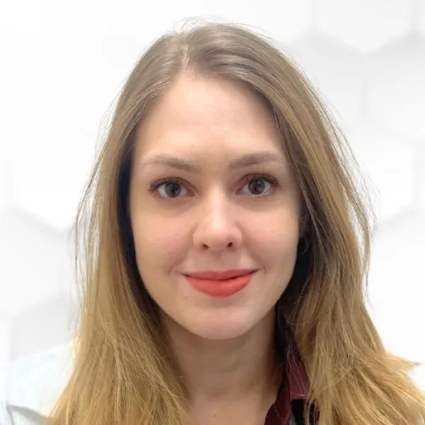 Dr. Knoll Adrienn